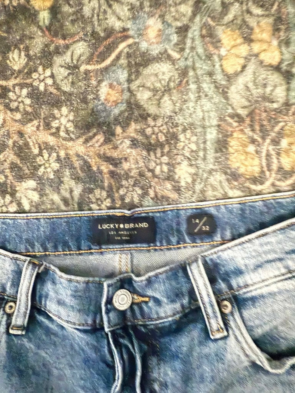 Lucky Brand Fray Hem Denim Shorts Medium Wash 14/32 - Picture 2 of 3